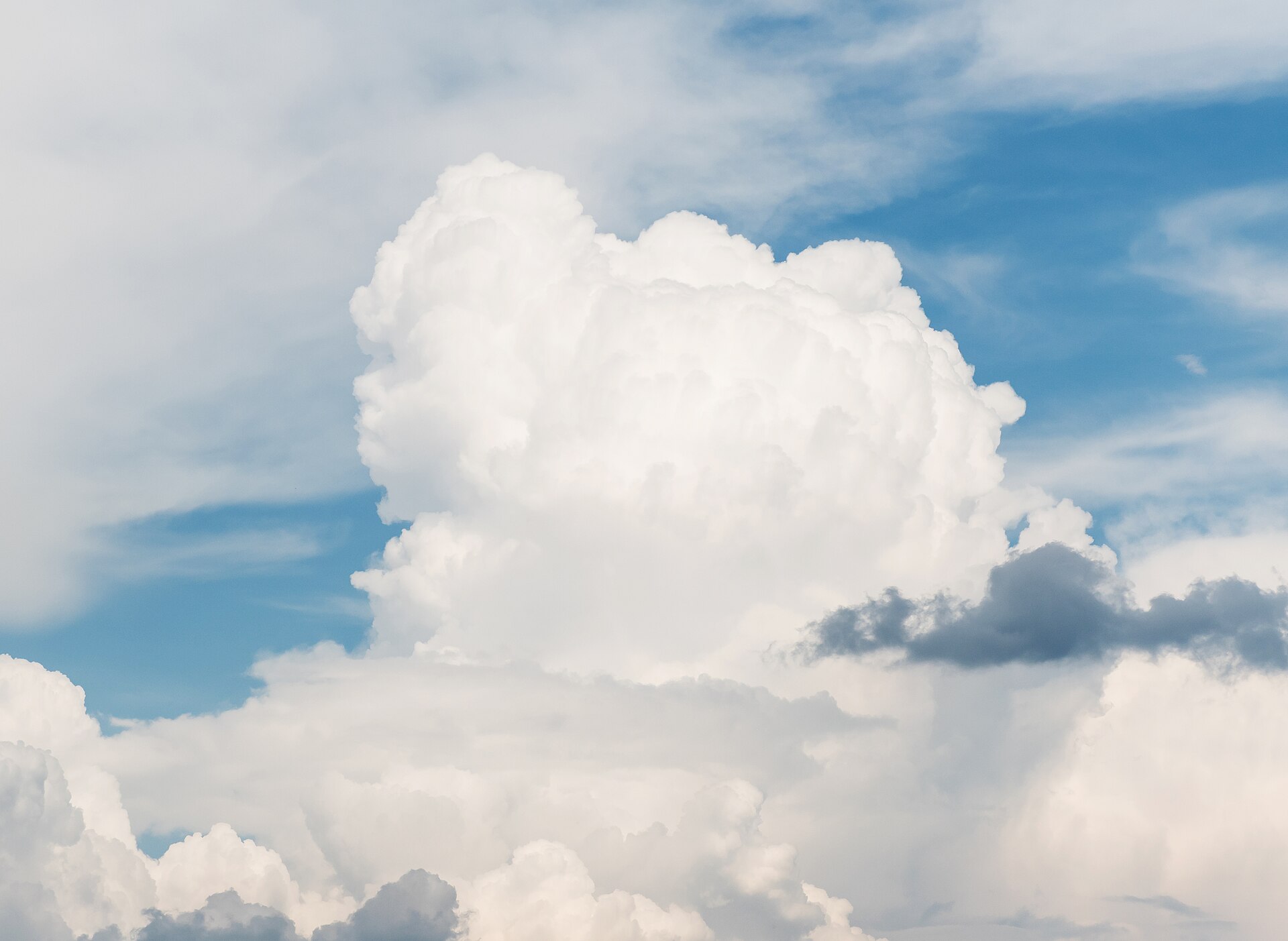 Les nuages vus par un pilote : les reconnaître et les lire