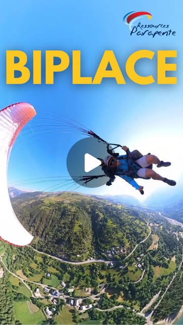 Un vol biplace au-dessus de la vallée d'Orcières